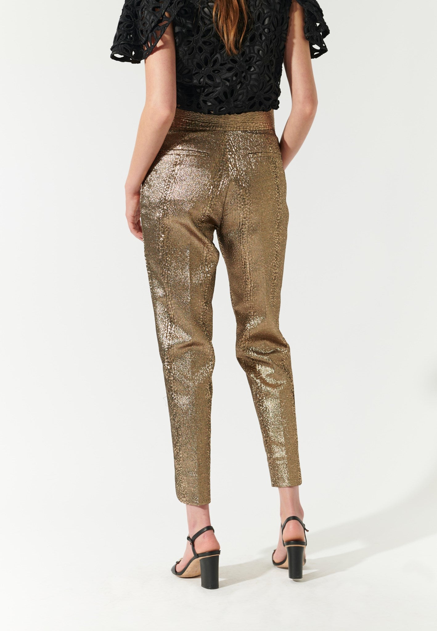 0381024 5464 WOM B (1)