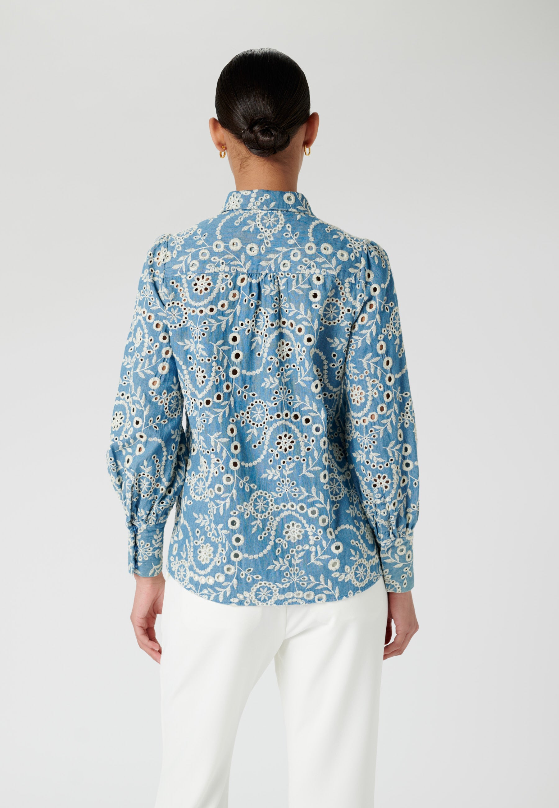 06-0123NS_5646_WOM_B