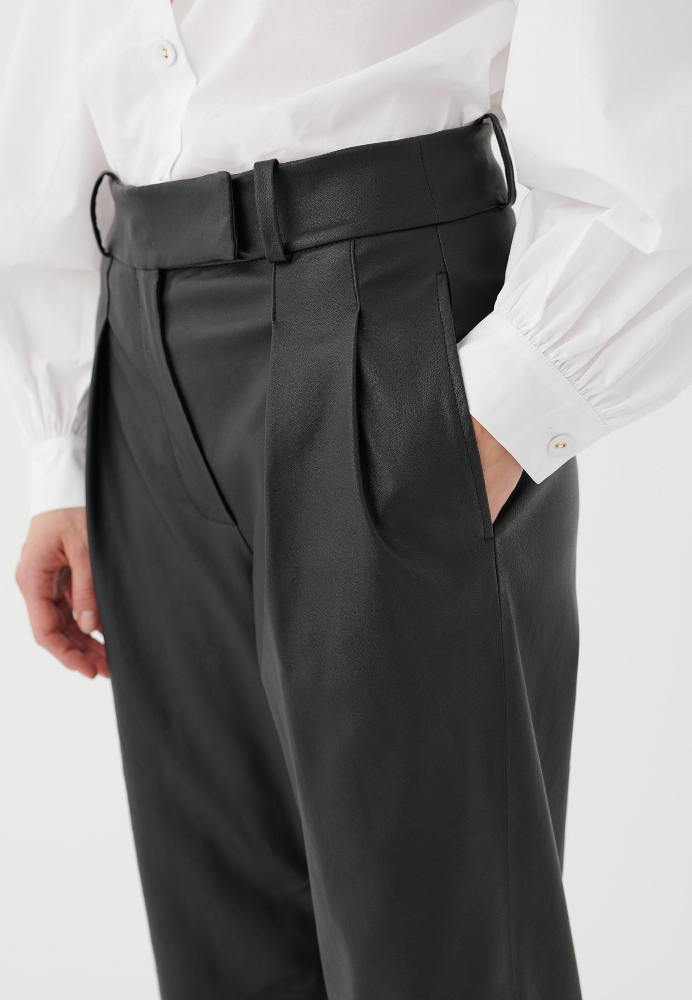 1000724_1000_WOM_C.jpg (1)