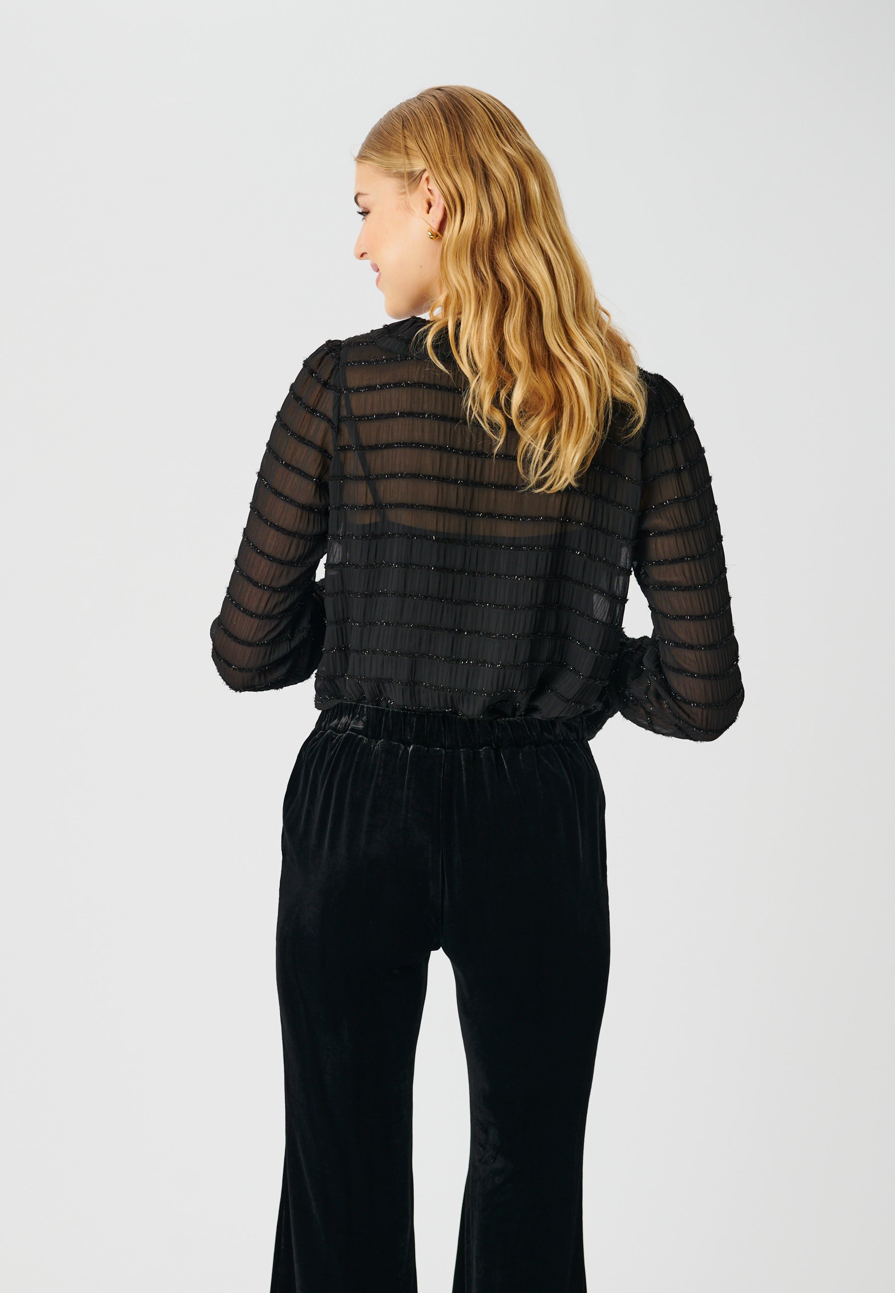 15-1022NS_1000_WOM_B