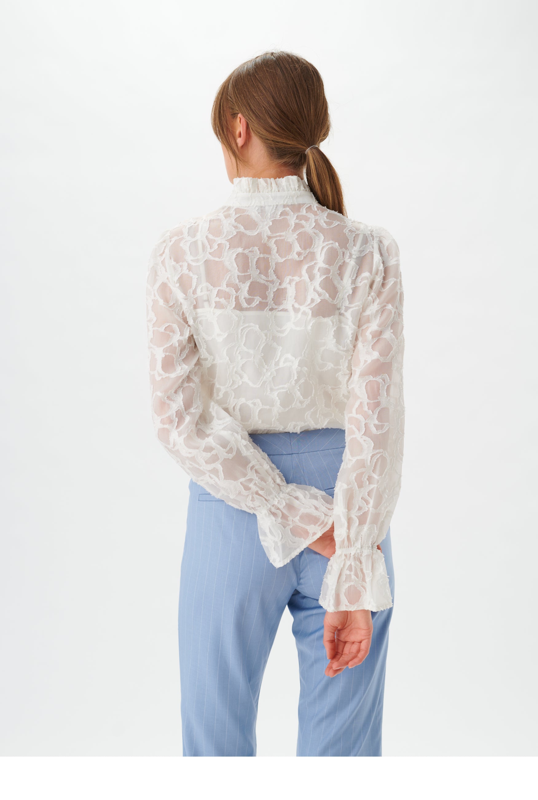 17-0122NS_1002_WOM_B