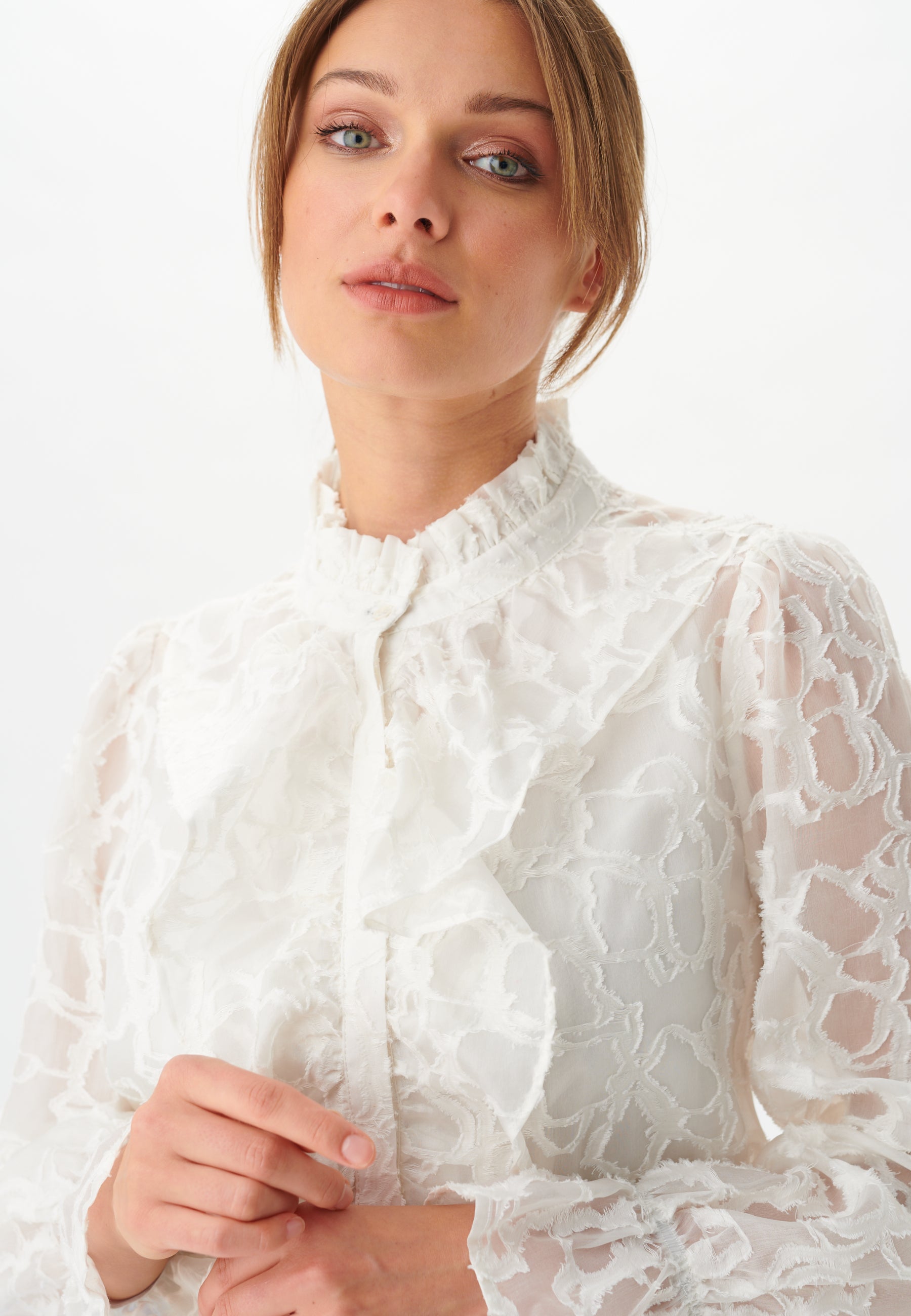 17-0122NS_1002_WOM_C