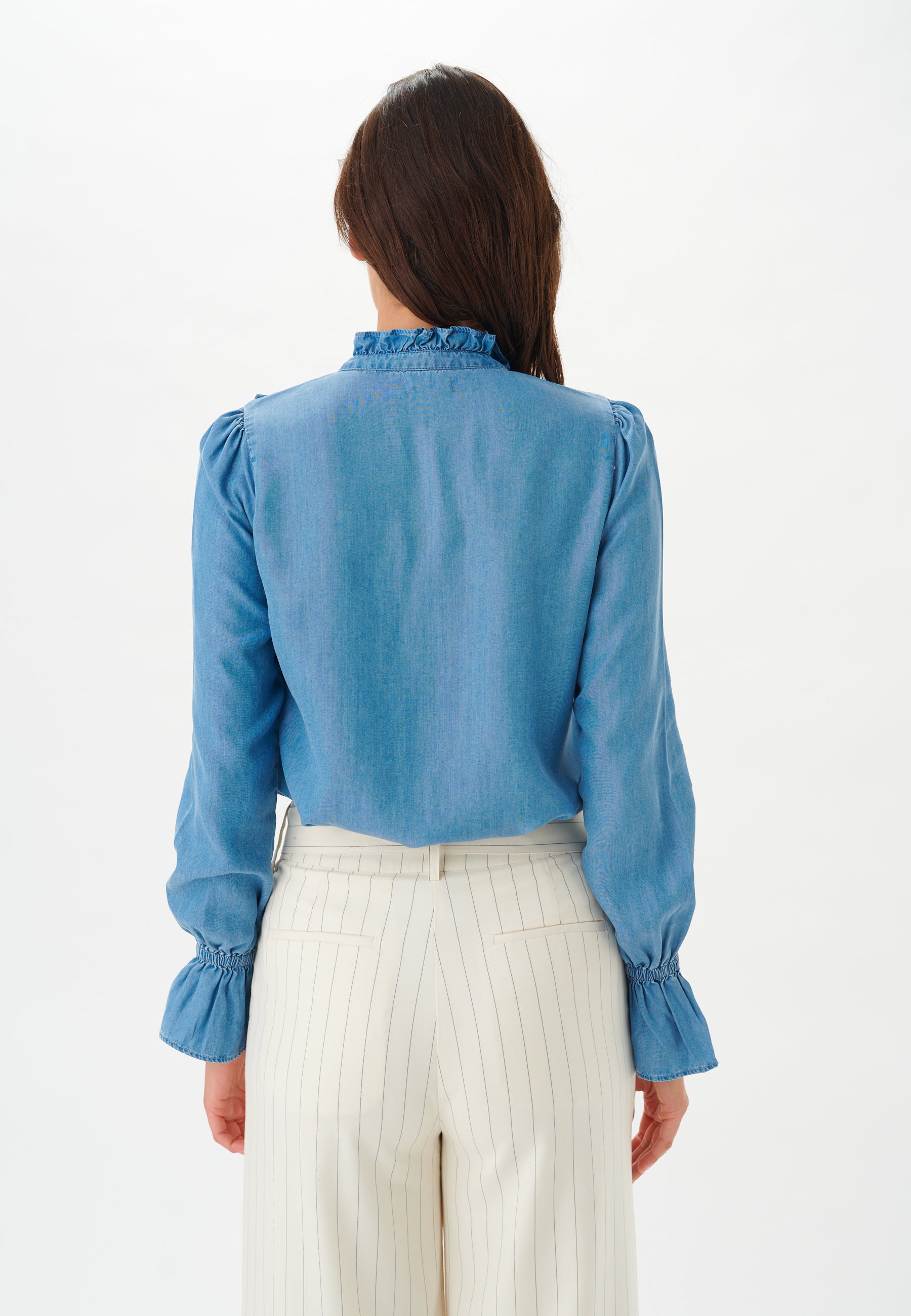 17-0122NS T_2039_WOM_B