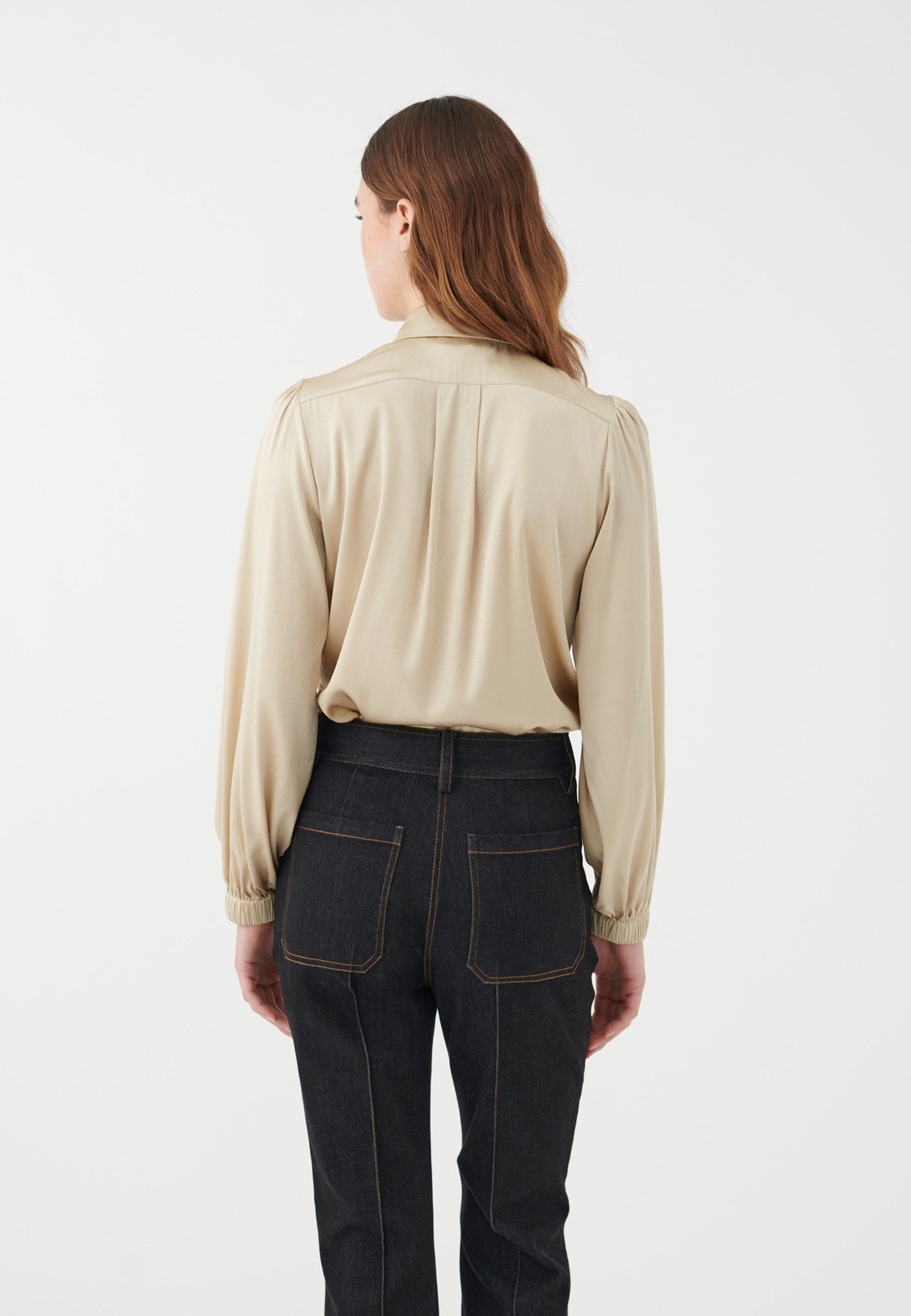 1730724 1565 WOM 711