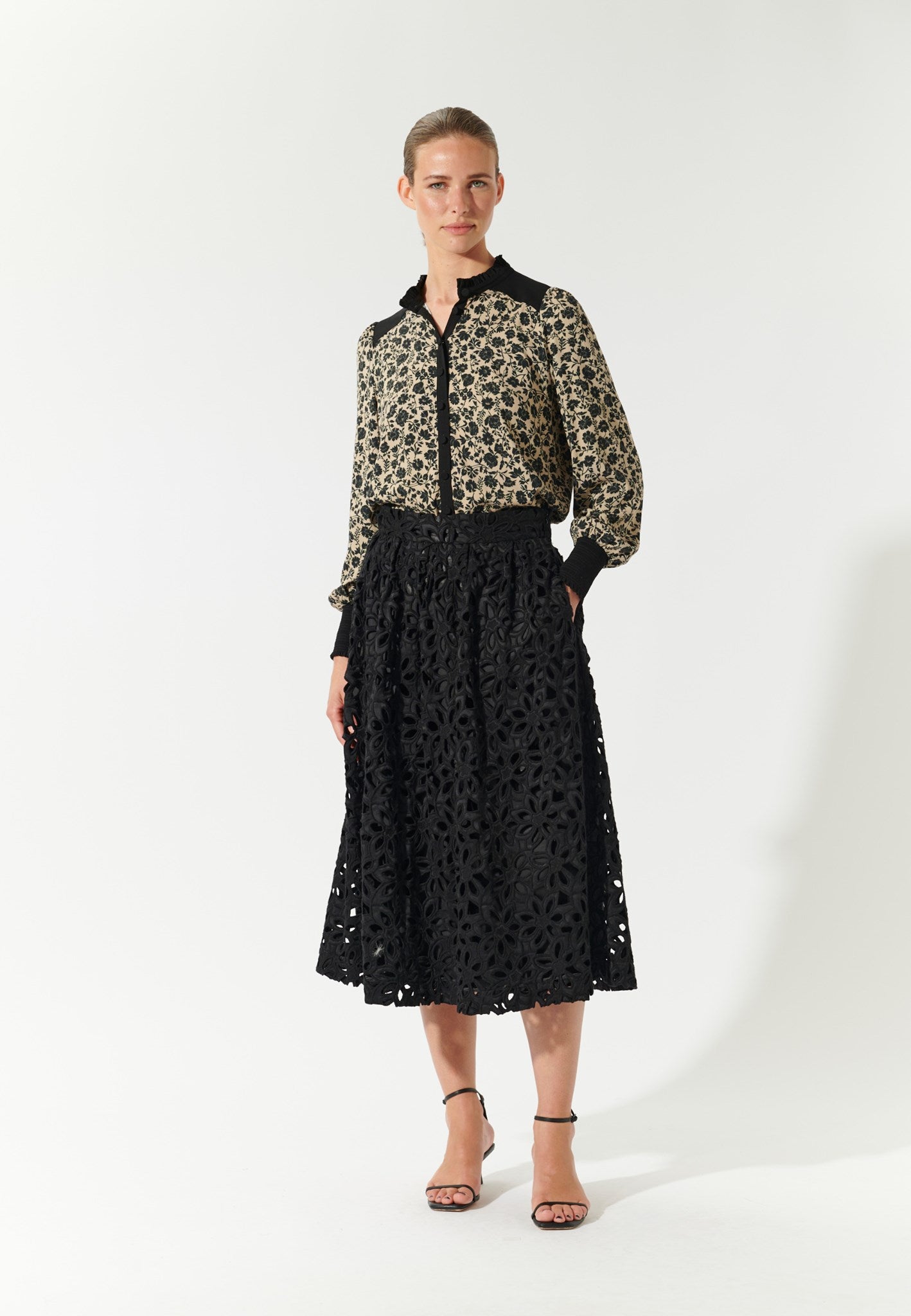 1851024 5823 WOM (1)