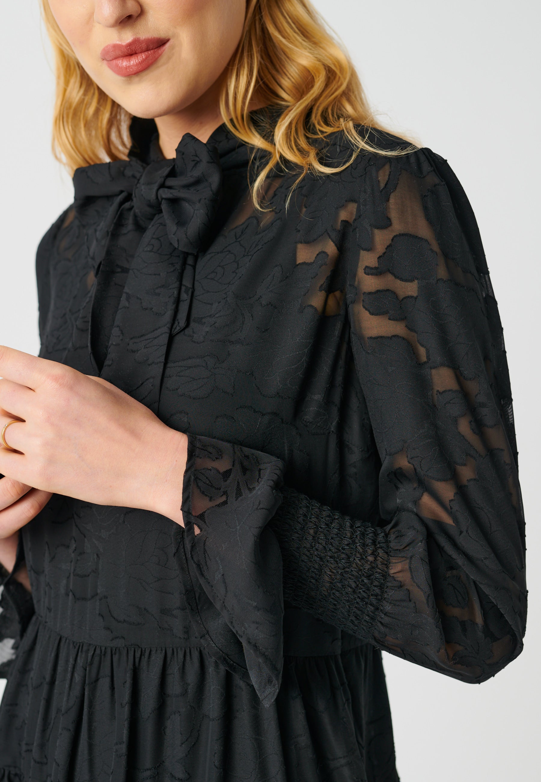 31-1022NS_1227_WOM_C