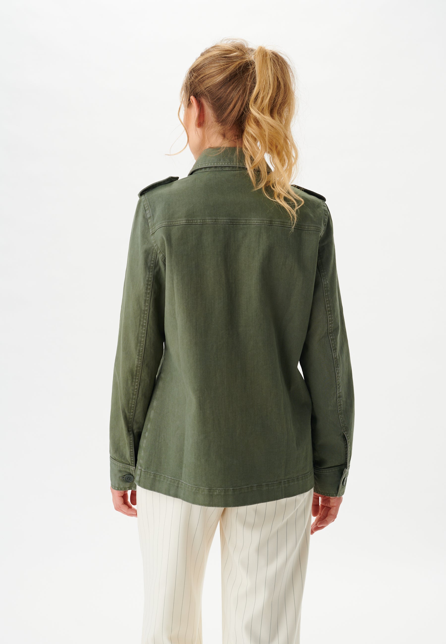 87-0122CO_2503_WOM_B